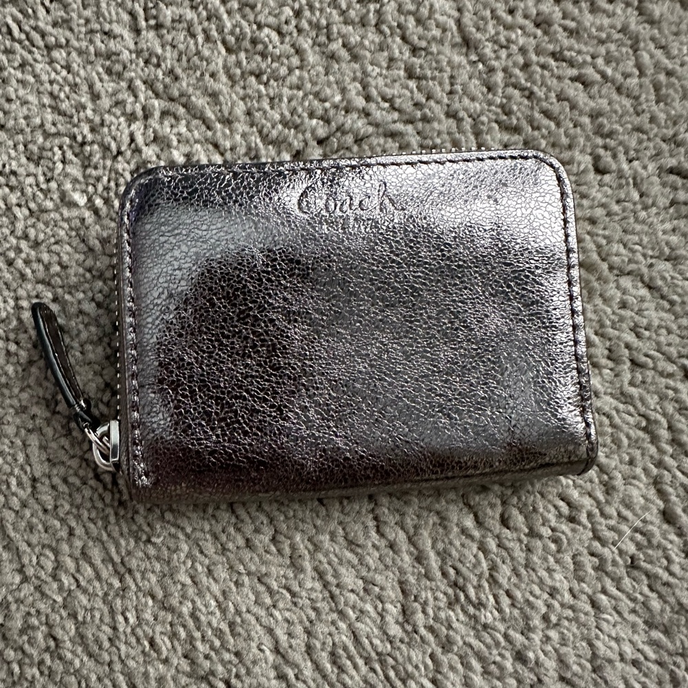 Coach NWOT Pewter Leather Metallic Medium Coin Wallet - Picture 2 of 9